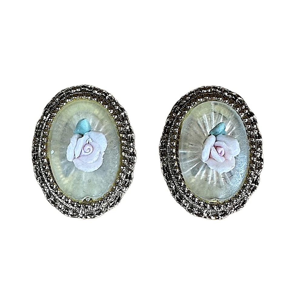 Vintage Oval Flower Cameo Earrings Porcelain 3D Gold Clip On Earrings